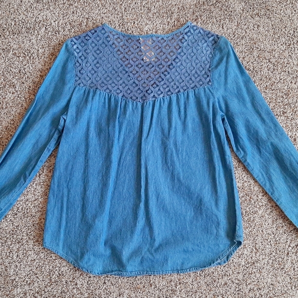 Women's Peasant Shirt Light Denim Color Size Small - Picture 3 of 4